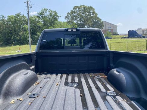 New 2026 RAM 2500 Big Horn AWD/4WD image 9