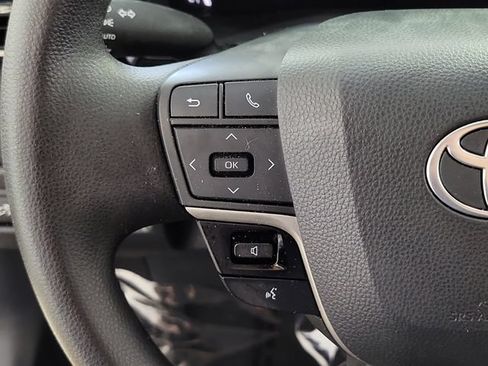 Used 2025 Toyota Camry LE FWD image 24