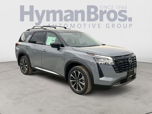 New 2026 Nissan Pathfinder Platinum image 1