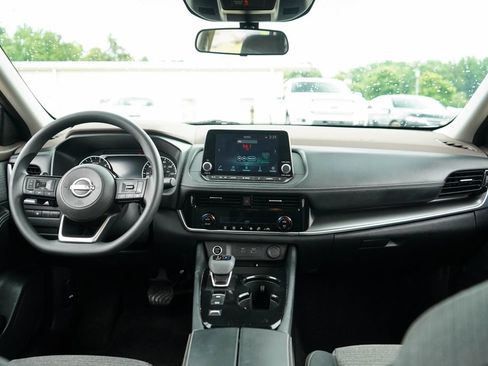 Used 2022 Nissan Rogue SV FWD image 10
