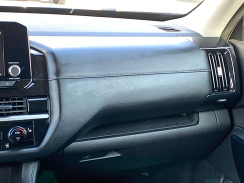 Used 2025 Nissan Pathfinder SV image 37