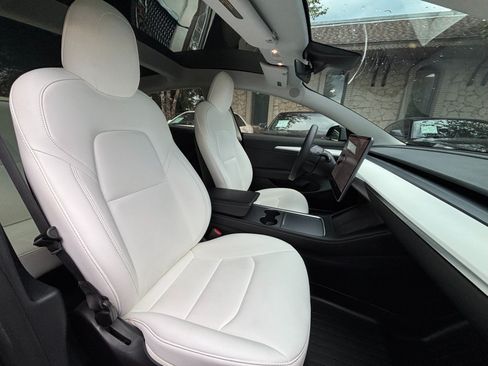 Used 2022 Tesla Model 3 Long Range AWD/4WD image 33