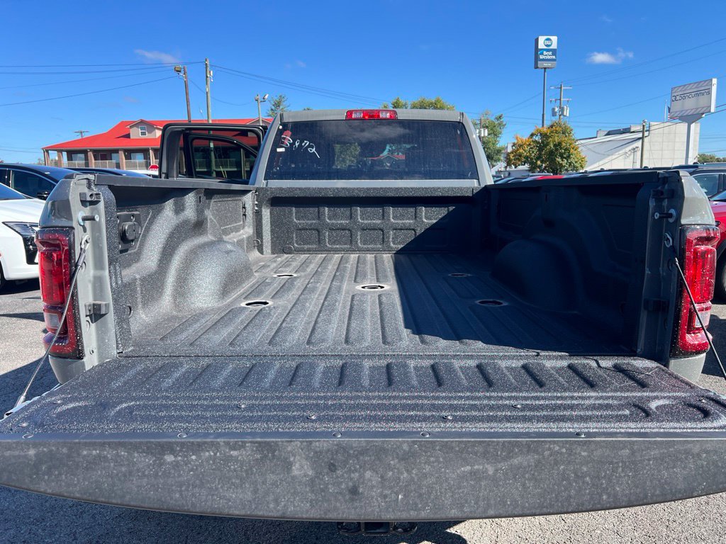 New 2027 RAM 3500 Big Horn AWD/4WD image 10