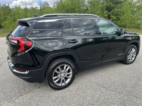 Used 2024 GMC Terrain SLT AWD/4WD image 5