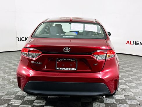 Used 2025 Toyota Corolla LE FWD image 4