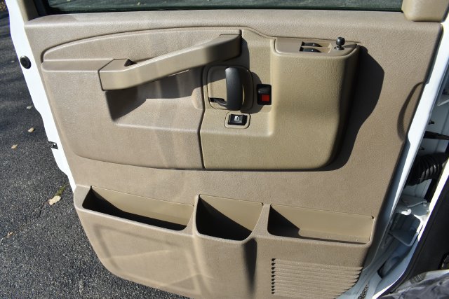 Used 2025 Chevrolet Express 2500 Extended RWD image 28