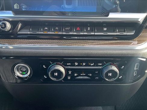 Used 2023 Chevrolet Silverado 1500 LT image 31