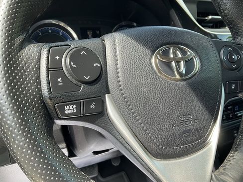 Used 2018 Toyota Corolla SE w/ SE Premium Package FWD image 22