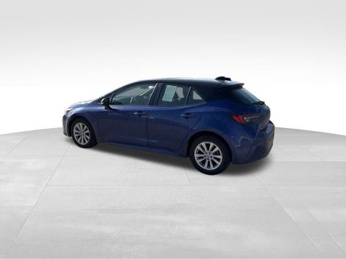 Used 2023 Toyota Corolla SE w/ SE Premium Package image 9