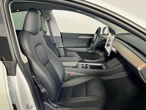 Used 2023 Tesla Model Y Long Range image 29