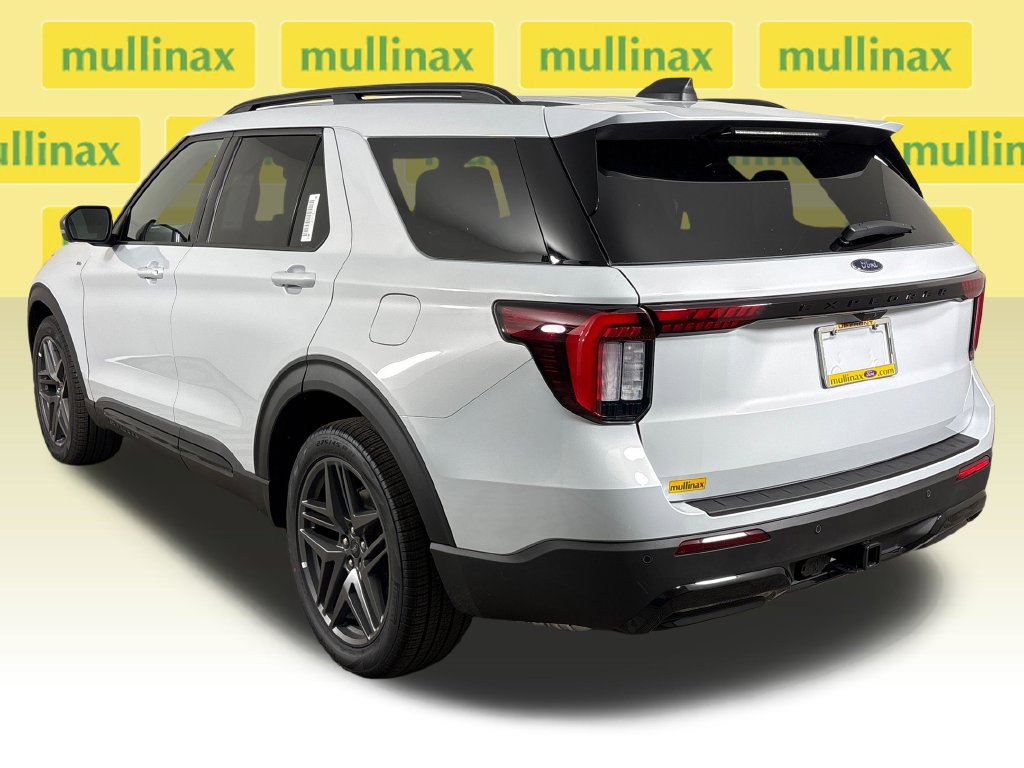 New 2026 Ford Explorer ST-Line w/ ST-Line Street Pack RWD image 9