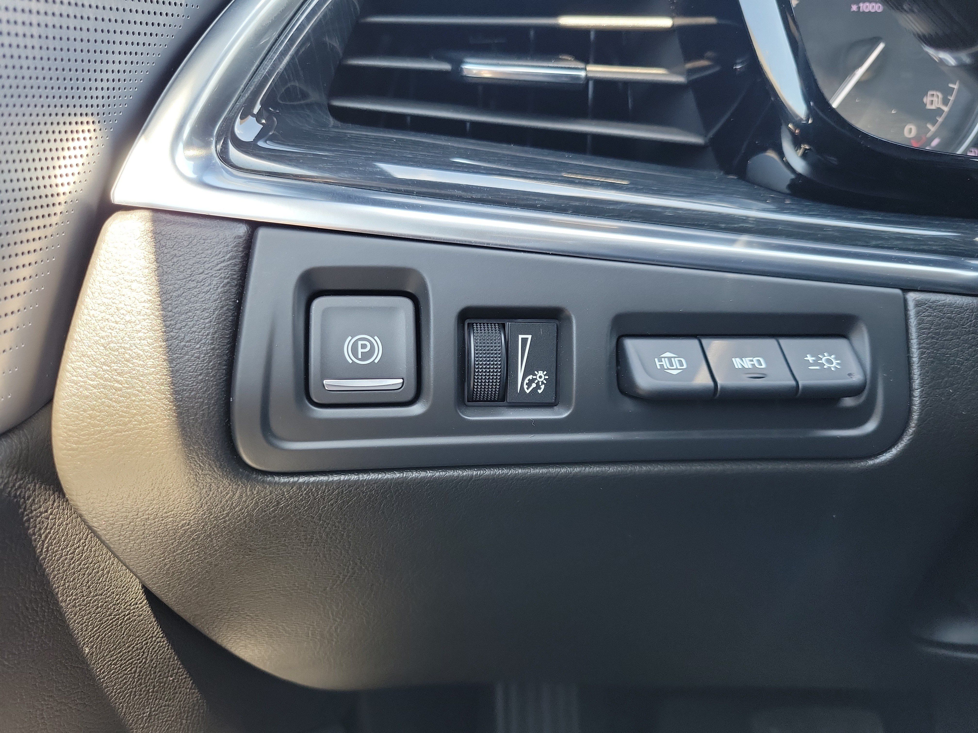 Certified 2025 Cadillac XT5 Premium Luxury w/ Technology Package AWD/4WD image 27