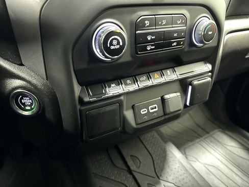 Certified 2025 Chevrolet Silverado 1500 Custom AWD/4WD image 18