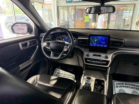 Used 2023 Ford Explorer XLT w/ Equipment Group 202A AWD/4WD image 26