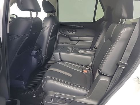 Certified 2023 Honda Pilot Touring image 17