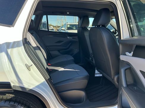 New 2026 Volkswagen Tiguan SE R-Line image 46