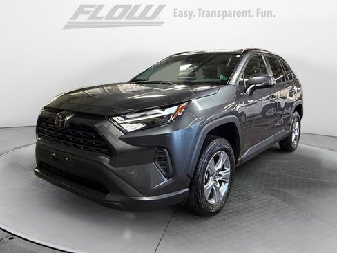 Used 2025 Toyota RAV4 XLE w/ Convenience Package image 4