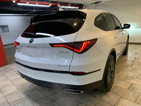 Used 2023 Acura MDX A-Spec image 7