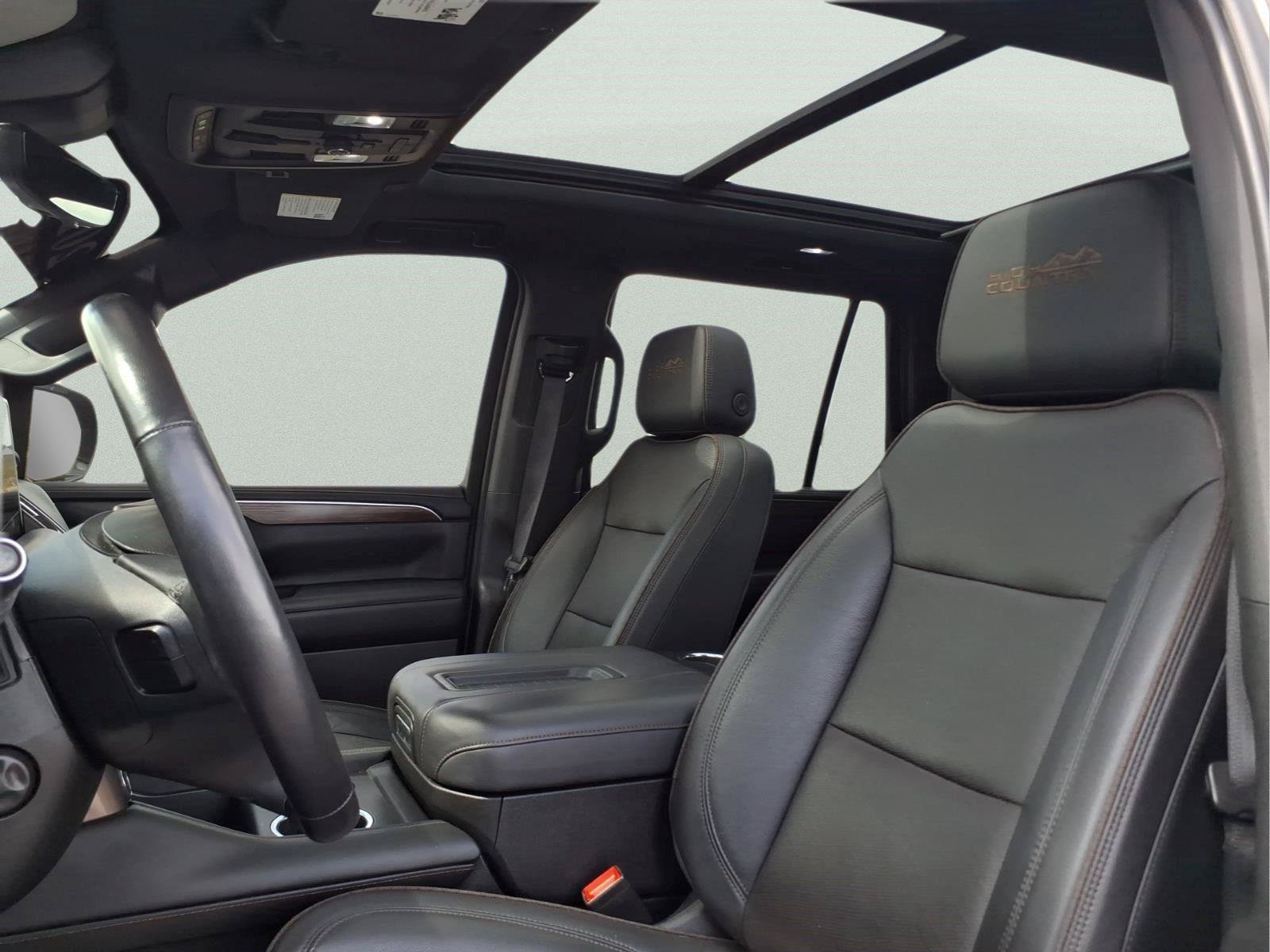 Used 2023 Chevrolet Tahoe High Country AWD/4WD image 16