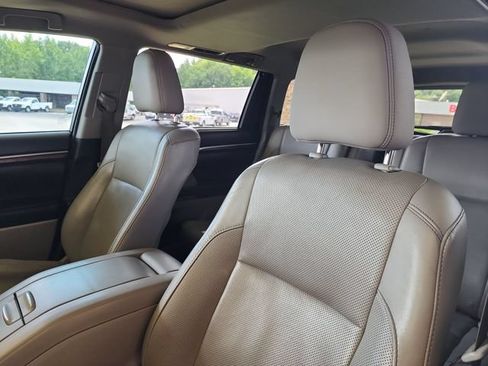 Used 2015 Toyota Highlander Limited FWD image 11