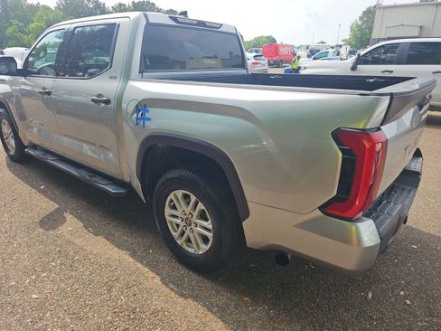 Used 2022 Toyota Tundra SR5 RWD image 7
