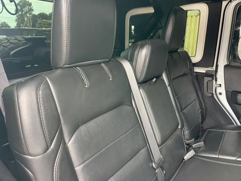 Used 2021 Jeep Wrangler Unlimited Sahara image 23