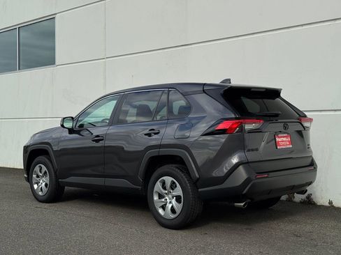 Used 2022 Toyota RAV4 LE AWD/4WD image 5