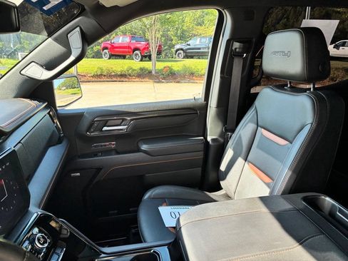 Used 2025 GMC Sierra 1500 AT4 AWD/4WD image 16
