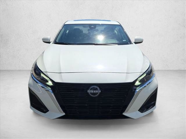 Used 2025 Nissan Altima 2.5 SV w/ SV Special Edition Package FWD image 2