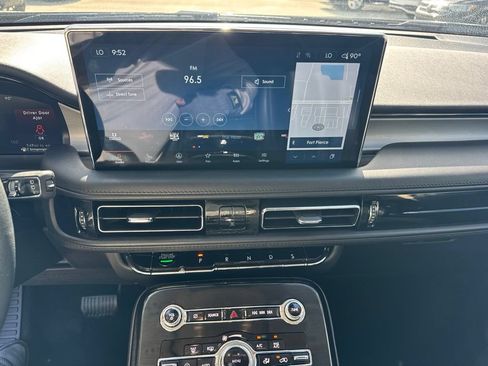 Used 2023 Lincoln Nautilus FWD w/ Premium Package image 12