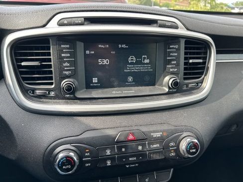 Used 2017 Kia Sorento AWD w/ LX Convenience Package image 8