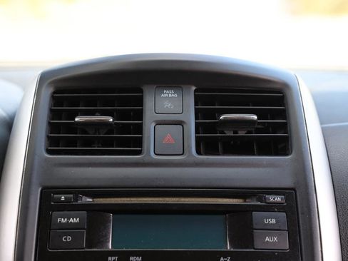 Used 2016 Nissan Versa SV image 32