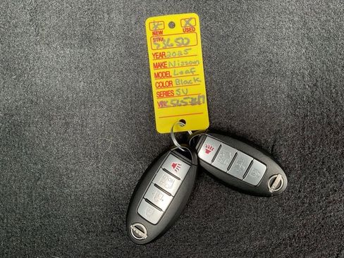 Used 2025 Nissan Leaf SV Plus FWD image 22