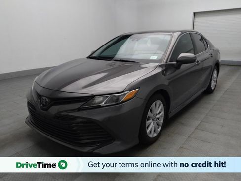 Used 2019 Toyota Camry LE image 1
