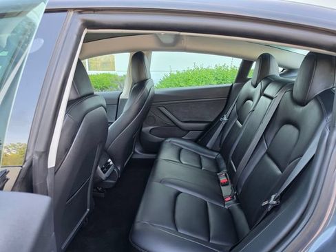 Used 2022 Tesla Model 3 Long Range AWD/4WD image 27