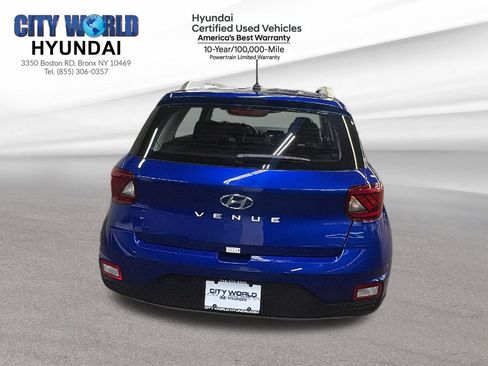 Used 2025 Hyundai Venue Limited FWD image 4