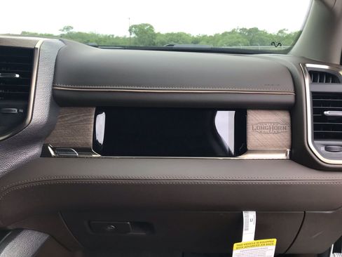 New 2025 RAM 2500 Limited AWD/4WD image 16