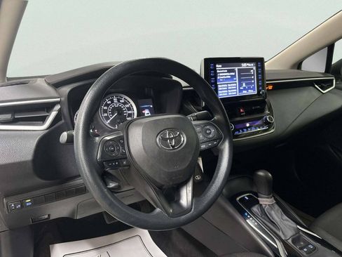 Used 2021 Toyota Corolla LE FWD image 12