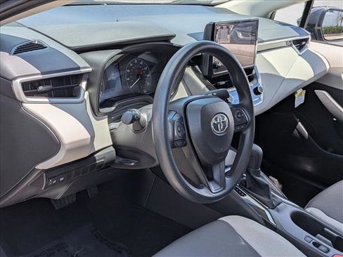Used 2025 Toyota Corolla LE FWD image 10