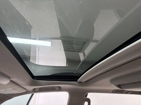 Used 2010 Toyota Sequoia Platinum image 27