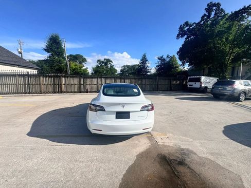 Used 2022 Tesla Model 3 Long Range AWD/4WD image 5