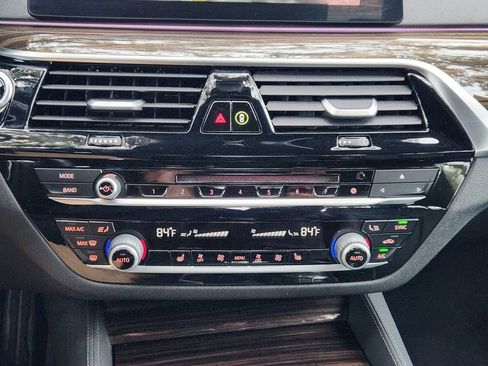 Used 2018 BMW 530e image 18