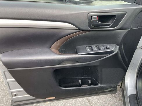 Used 2018 Toyota Highlander Plus image 25