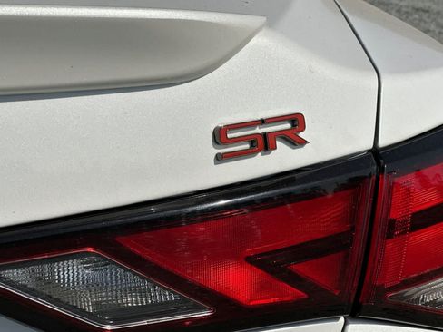 Used 2025 Nissan Sentra SR FWD image 13