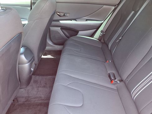 Certified 2025 Hyundai Elantra Sport FWD image 11