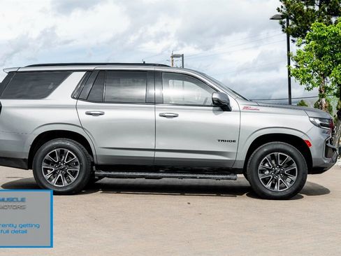 Used 2023 Chevrolet Tahoe Z71 w/ Luxury Package AWD/4WD image 3