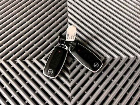 Used 2025 Nissan Murano SL image 11