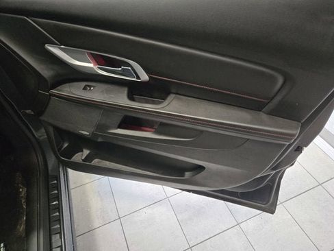 Used 2011 GMC Terrain SLT image 3