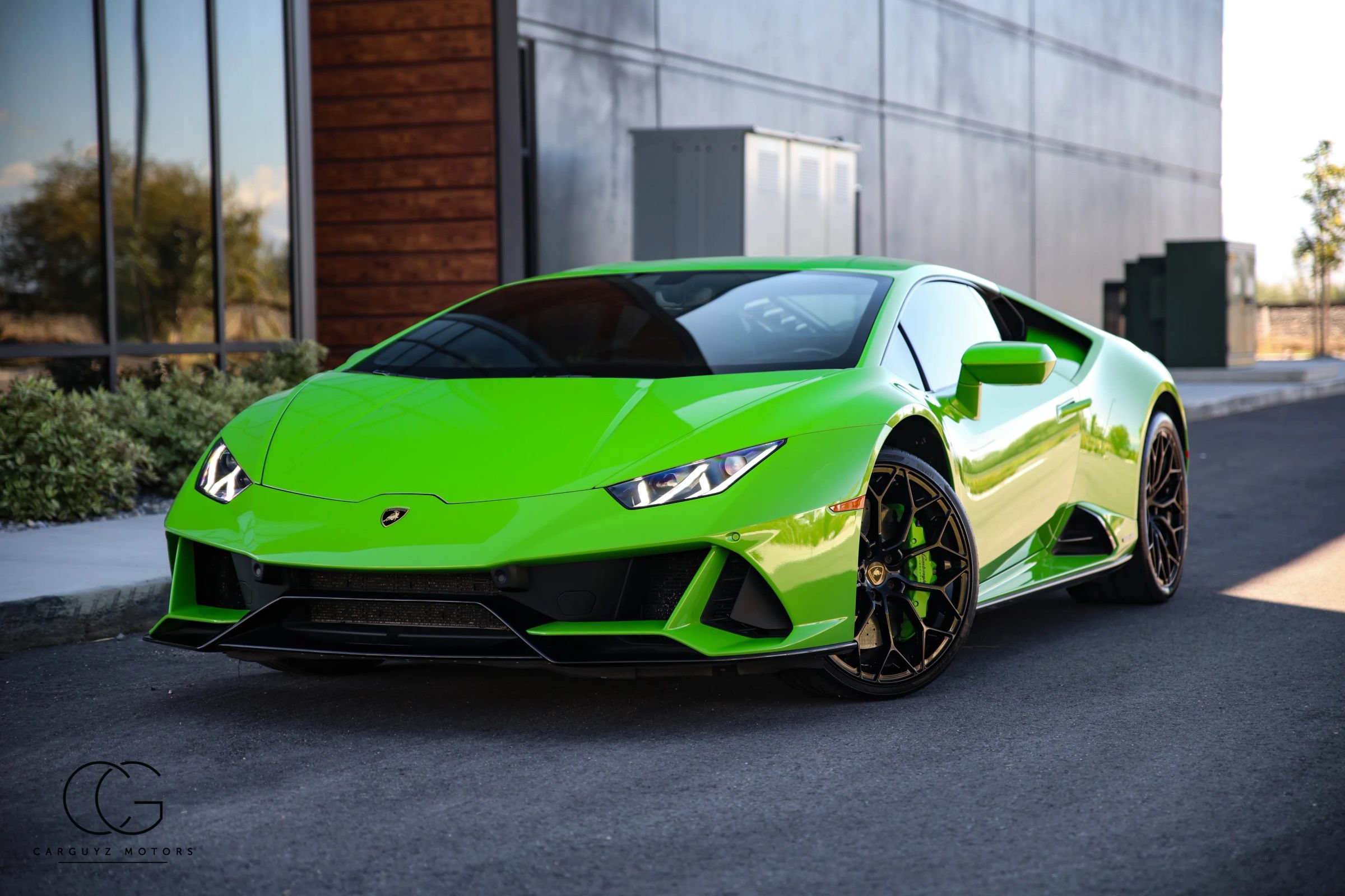 Used 2020 Lamborghini Huracan EVO AWD/4WD image 2