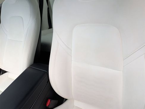 Used 2020 Tesla Model 3 Standard Range Plus image 13